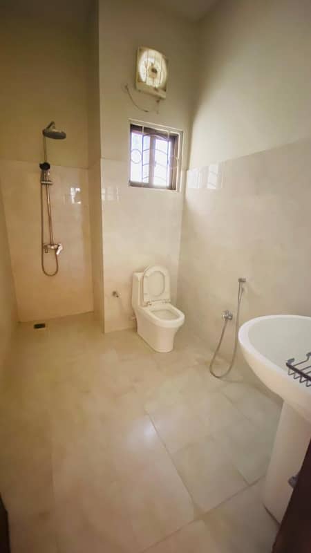 One Kanal Beautiful House Available For Rent In Paf Falcon Complex Gulberg Lahore 14