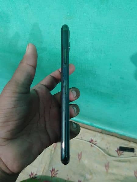 Iphone 11 Pro max Pta Approved 4