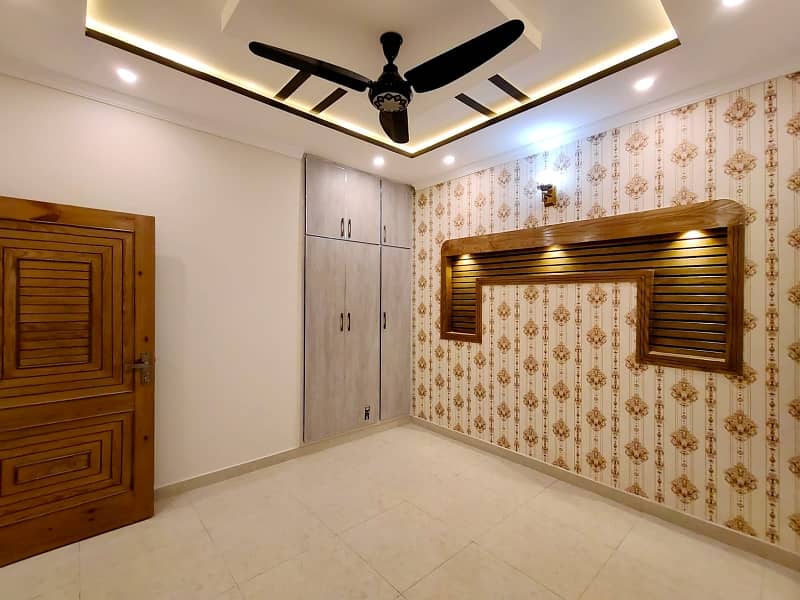 10 Marla Most Elegant House For Rent in Bahria Town Phase 8 10