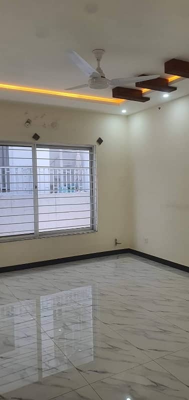 1 Kanal Double Unit House With Gas Available For Rent DHA1 7