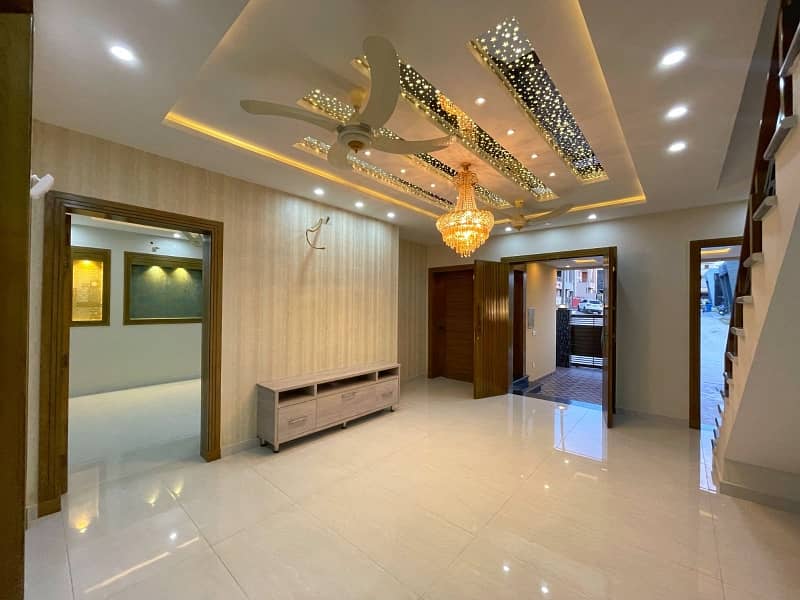 7 Marla Unique House For Rent in Bahria Town Phase 8. 13