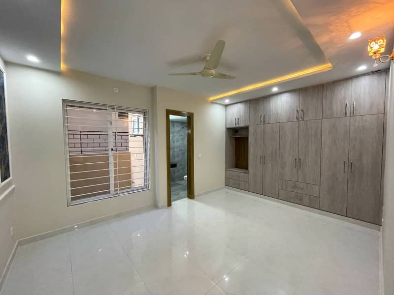 7 Marla Unique House For Rent in Bahria Town Phase 8. 17