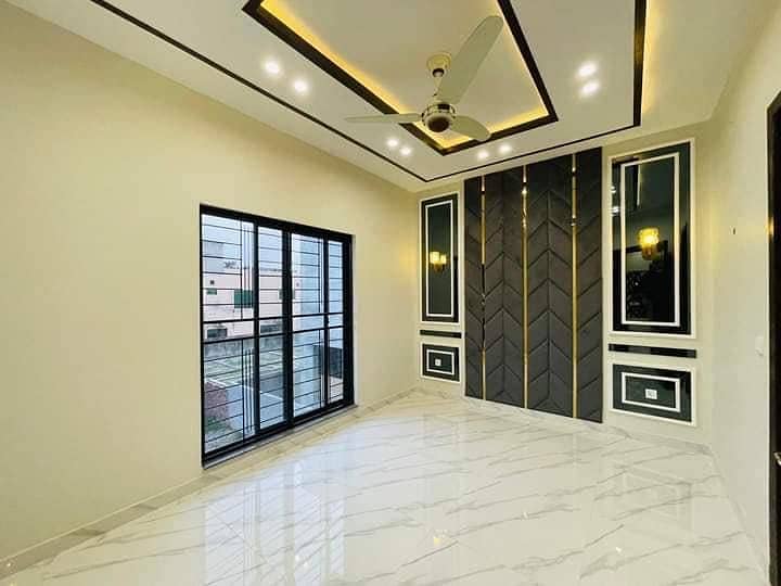 10 Marla House Available For Rent in Bahria Town Phase 8 Rawalpindi 7