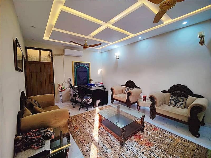10 MALA DESIGNER HOUSE FOR RENT IN BAHRIA WITH ALL FACILITIES 1