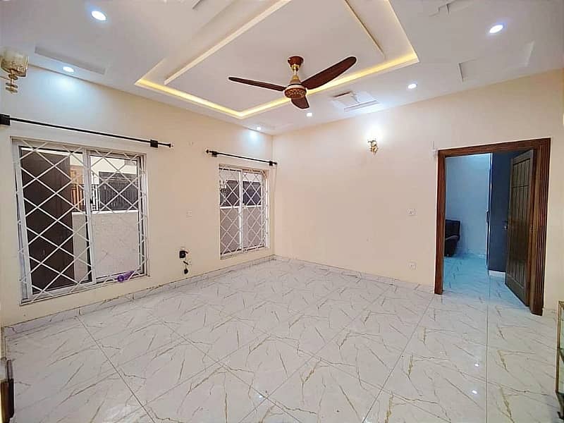 10 MALA DESIGNER HOUSE FOR RENT IN BAHRIA WITH ALL FACILITIES 4