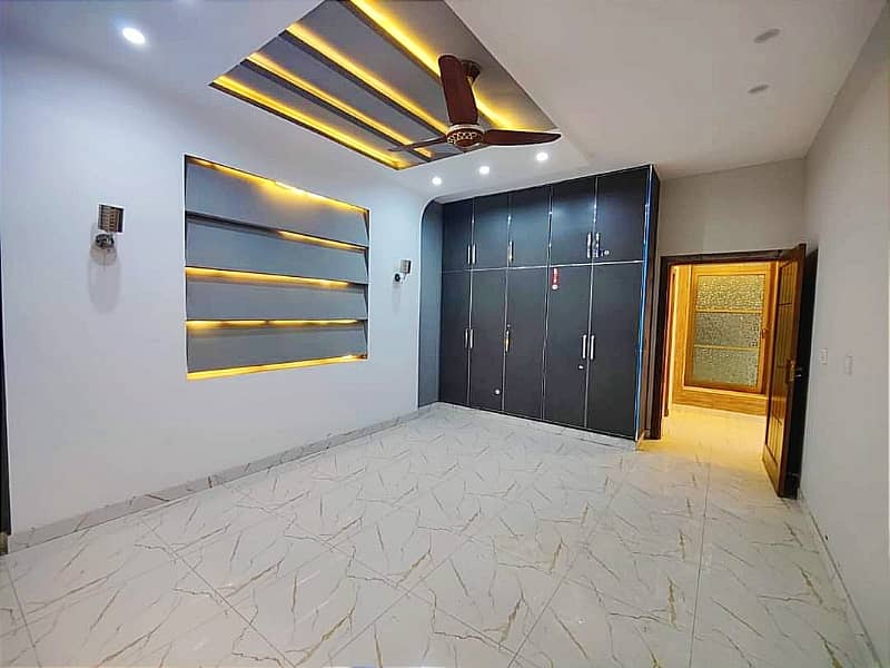10 MALA DESIGNER HOUSE FOR RENT IN BAHRIA WITH ALL FACILITIES 6