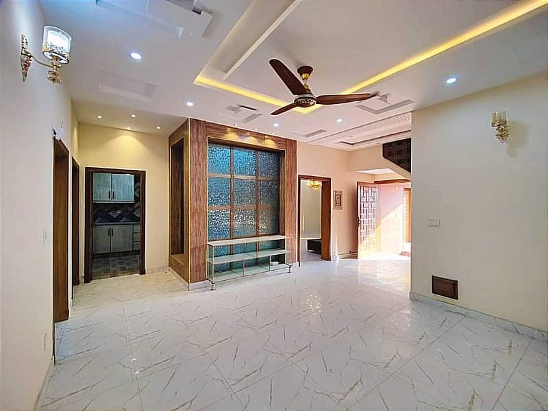 10 MALA DESIGNER HOUSE FOR RENT IN BAHRIA WITH ALL FACILITIES 11