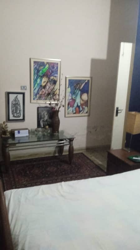 1 Kanal Ideal Location Facing Park Used House For Sale in B Block Model Town Lahore 3