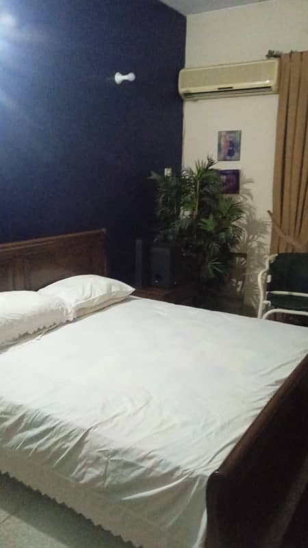1 Kanal Ideal Location Facing Park Used House For Sale in B Block Model Town Lahore 4
