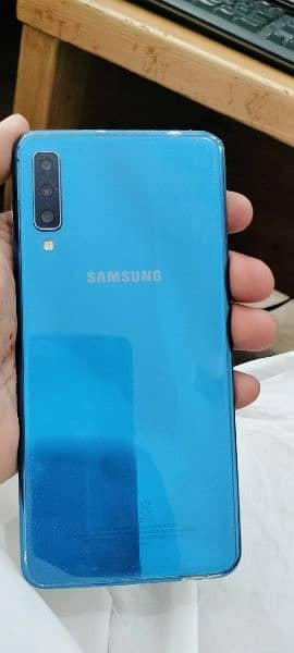 Samsung Galaxy A7 2018 (4GB/128GB) 2