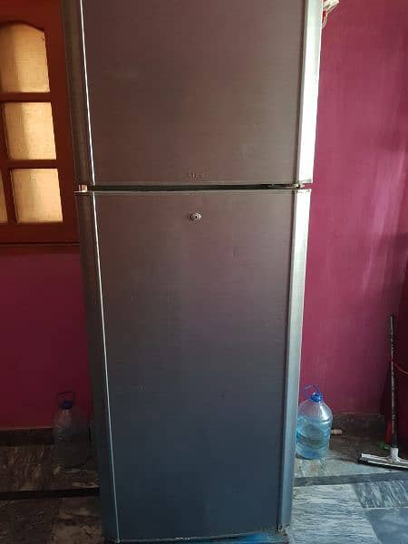 pel 2 door fridge good condition 2