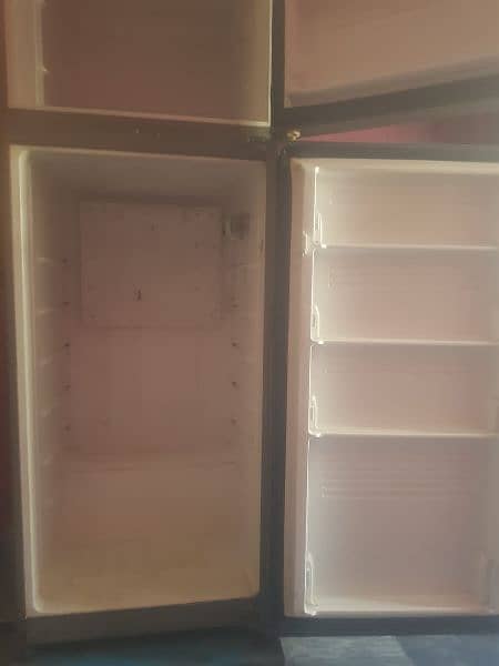pel 2 door fridge good condition 3