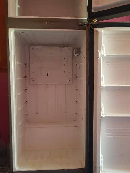 pel 2 door fridge good condition 4