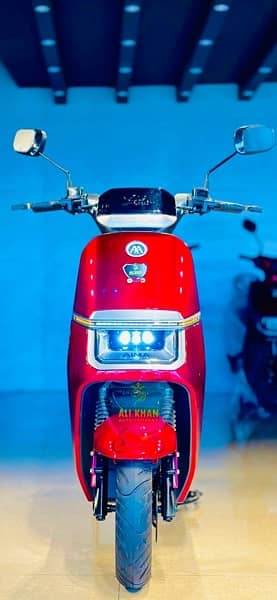 RAMZA A700 ALI KHAN AUTO COMPANY SCOOTY SCOOTER MALE FEMALE GIRLS LADY 2