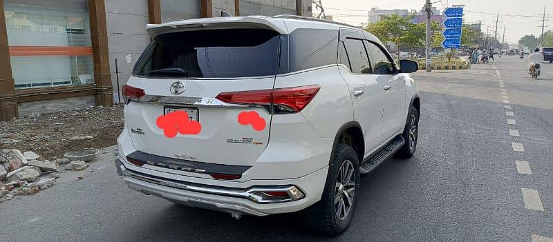 Toyota Fortuner V 2017 1