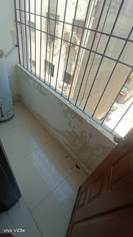 Studio Apartment For Rent 2bedroom with attached bathroom 3rd Floor available small Bukhari Comm 5