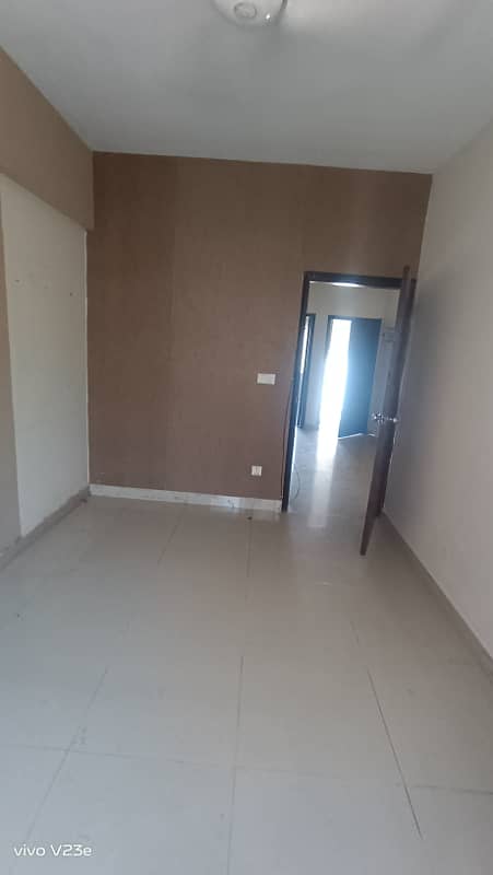 Studio Apartment For Rent 2bedroom with attached bathroom 3rd Floor available small Bukhari Comm 10