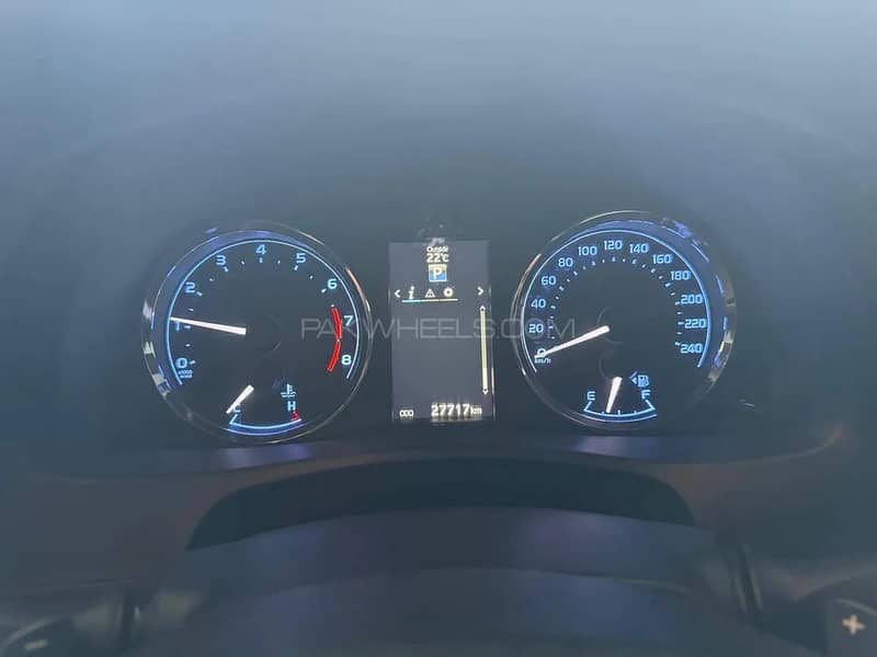 Toyota Corolla Altis Grande X CVT-i 1.8 Black Interior 2022 5