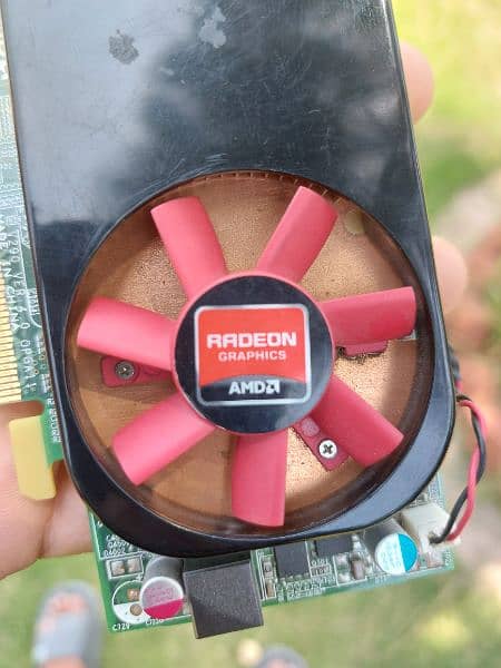 AMD r7 200 series 2gb graphics card 4