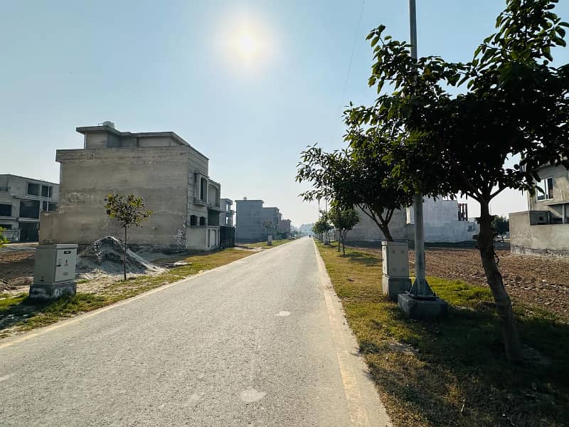 5 Marla 40 Feet Wide Road Good Location Plot For Sale in Platinum Block Park View City Lahore 6