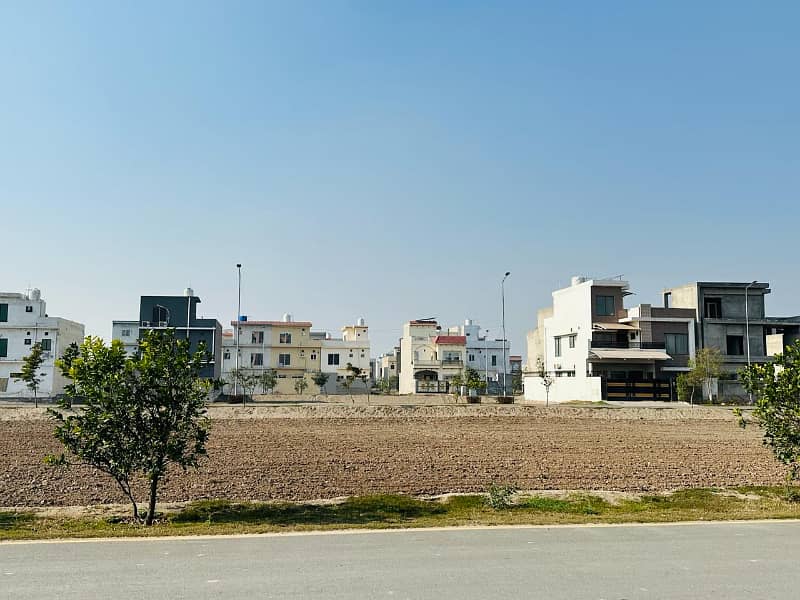 5 Marla 40 Feet Wide Road Good Location Plot For Sale in Platinum Block Park View City Lahore 17