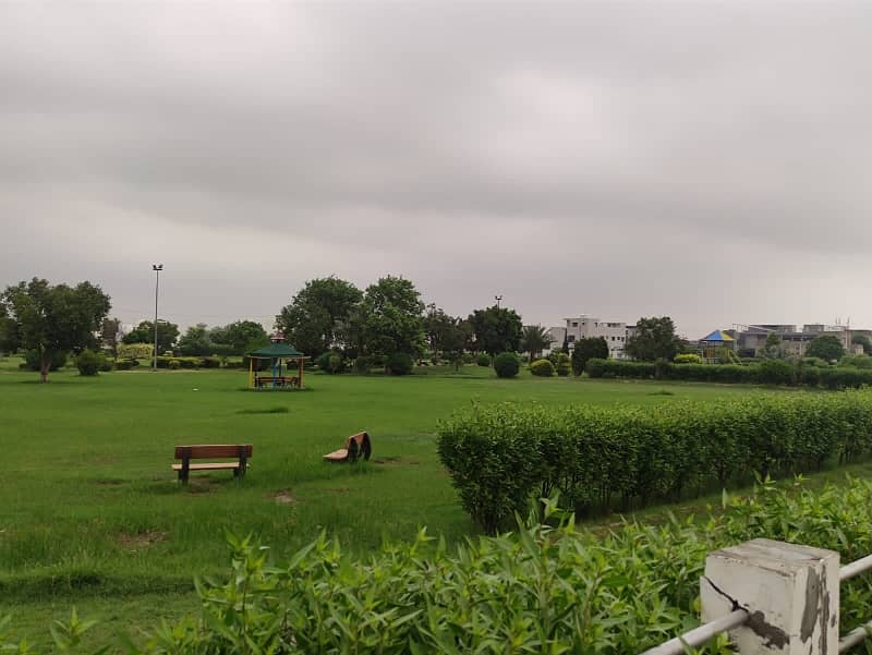 " 1 Kanal Prime Location Residential Plot For Sale In AWT Phase 2 Lahore, Block D 1