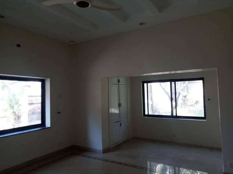 Get A 3 Kanal House For Rent In Cantt 5