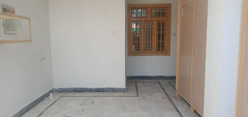 Prime Location 7 Marla Upper Portion In Gulberg For rent At Good Location 6