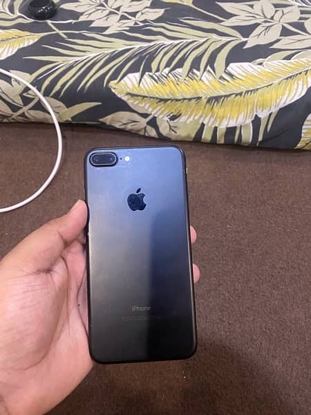 Iphone 7plus 32gb for sale. ( Price negotiable) 1