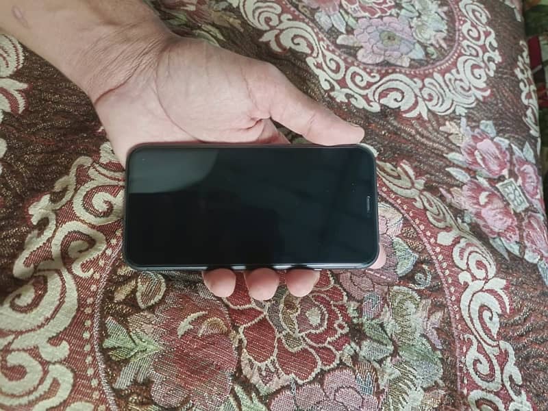 iphone 11 nonpta health97 condition 10/10 64gb waterpack final68000 4