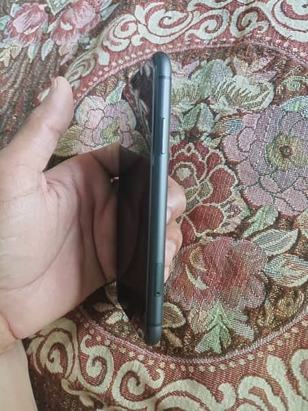 iphone 11 nonpta health97 condition 10/10 64gb waterpack final68000 5