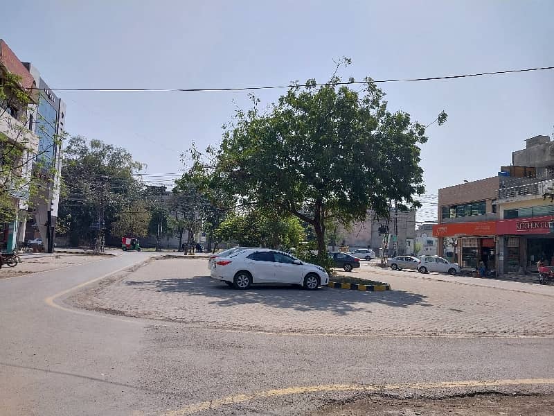 Right Near Main Ghazi Road Huge Parking 9