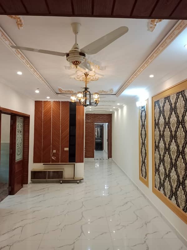 5 MARLA BRAND-NEW HOUSE FOR SALE IN NASHEMAN IQBAL PHASE 2 3