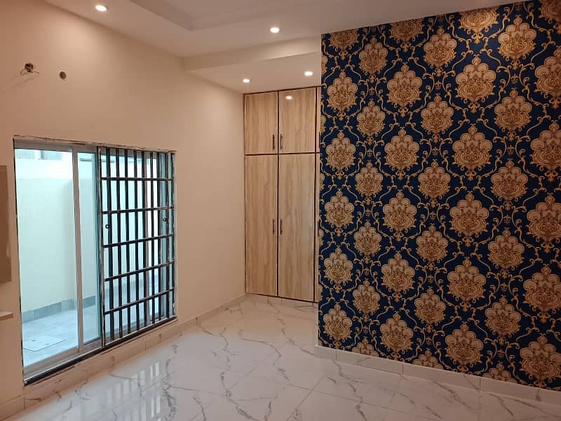 5 MARLA BRAND-NEW HOUSE FOR SALE IN NASHEMAN IQBAL PHASE 2 10