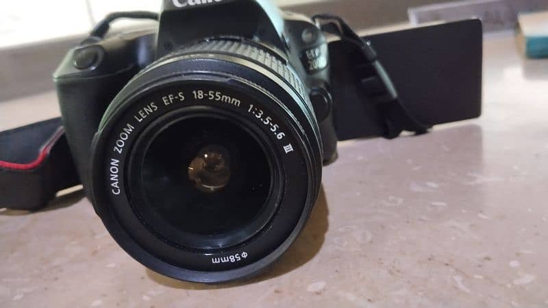 DSLR camera Canon 200d  with kit lens 3