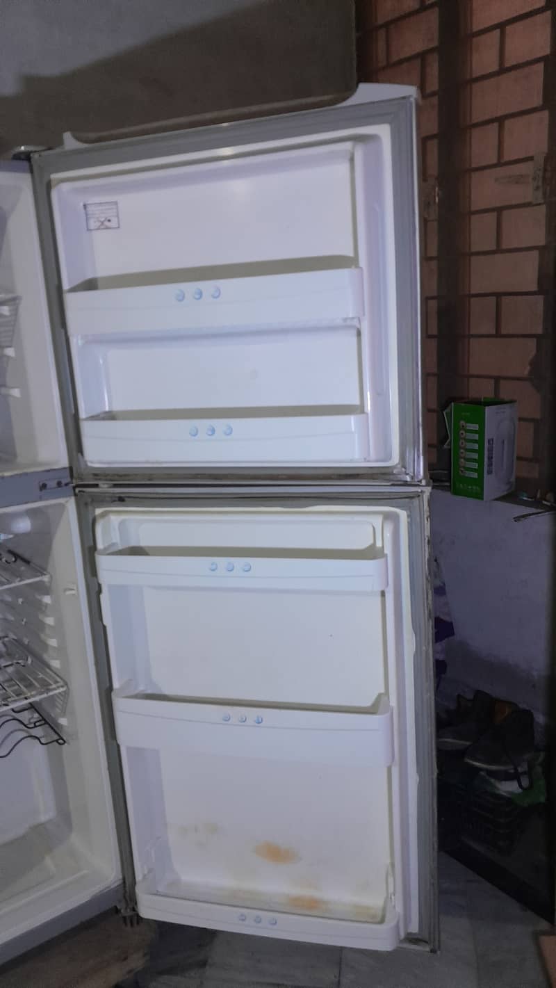 Haier Refrigerator Full size 345 liters, 100% working 2