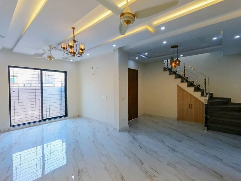 In Paragon City - Imperial 2 Block 5 Marla House For sale 7