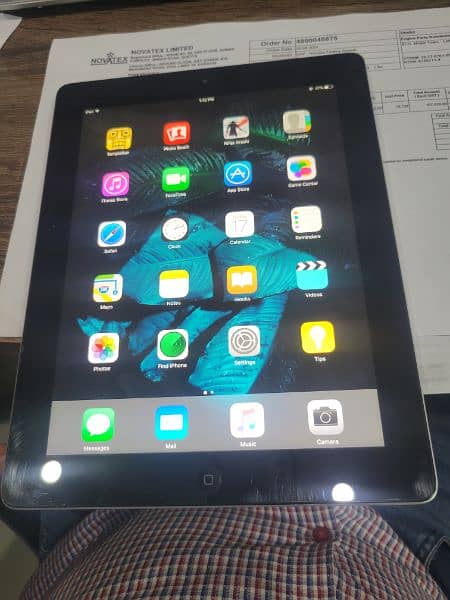 ipad 32GB , New like condition with charging cable available for sale 1