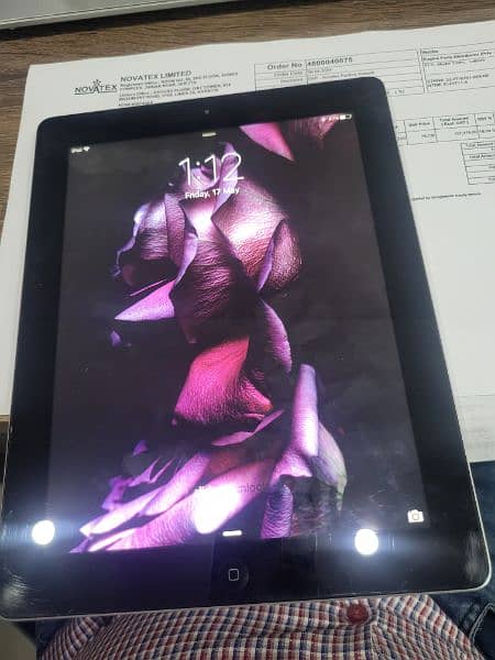 ipad 32GB , New like condition with charging cable available for sale 4