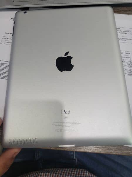 ipad 32GB , New like condition with charging cable available for sale 5