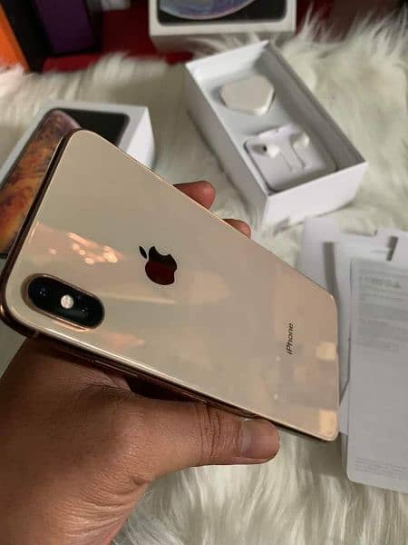 iphone xs max pta approved 256gb contact to WhatsApp 03321718405 3