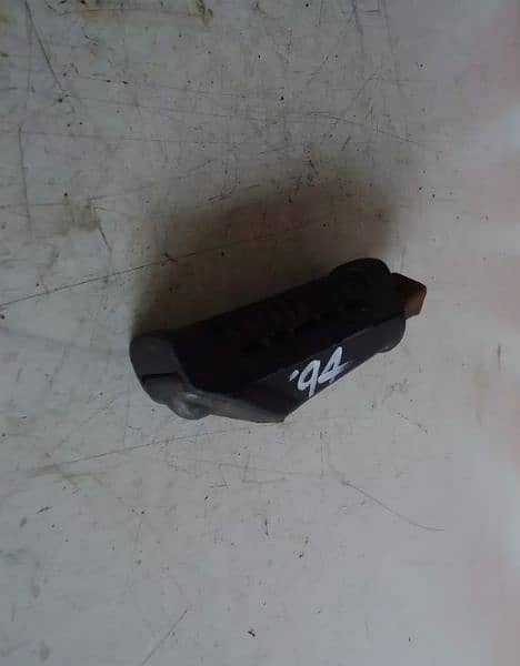 Suzuki Gs 500 RH side Footrest 1