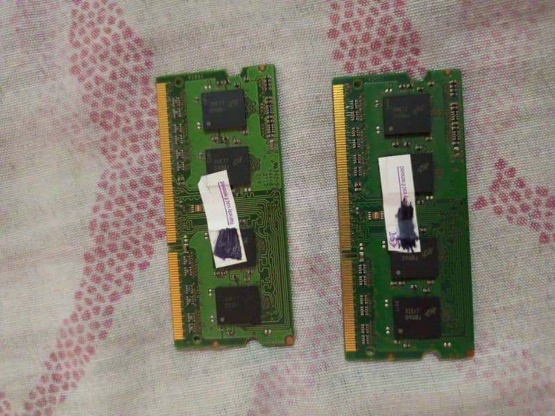 8 gb RAM, 4 gb each 1