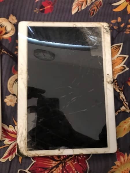 Tablets for parts! and not working 1