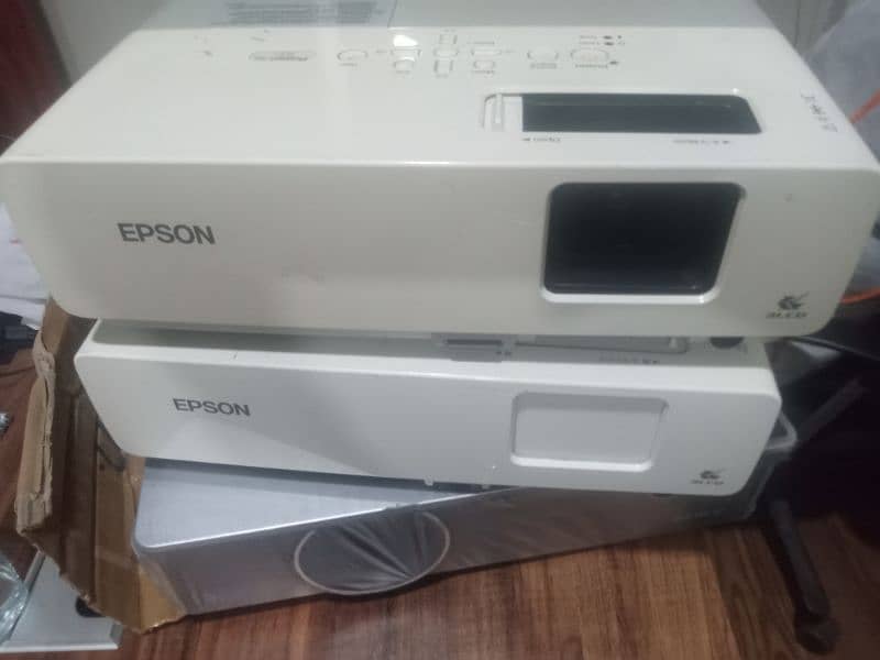 Branded multimedia projectors available for sale 2