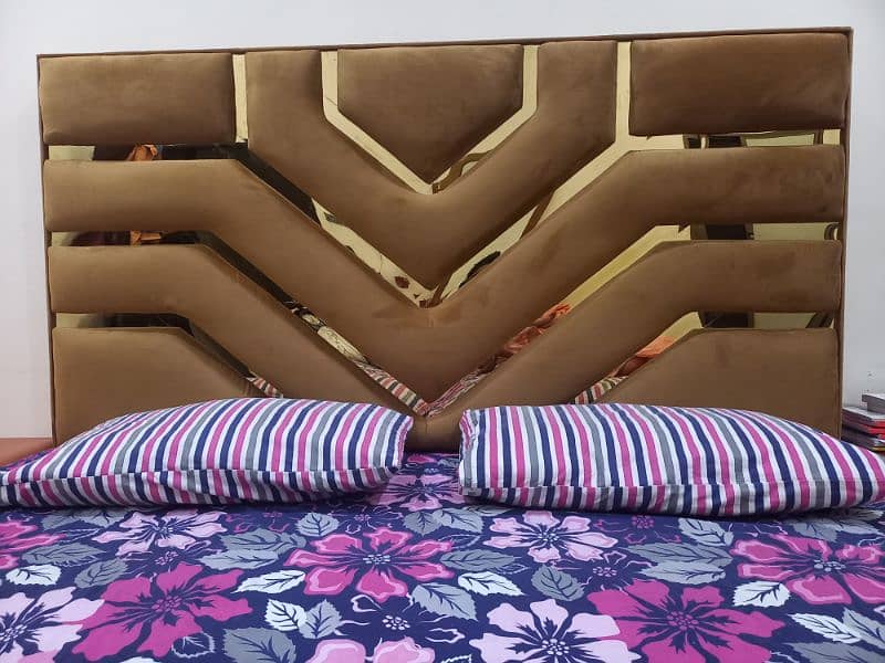 Bed set with side tables, dressing, and mattress 1
