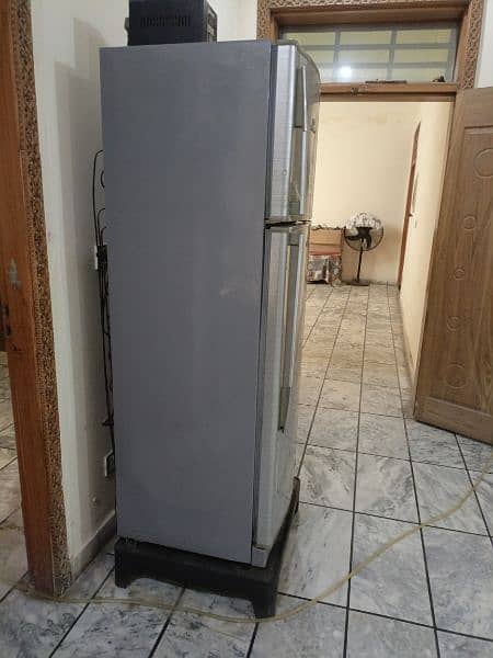 Dawlance large size refrigerator 1