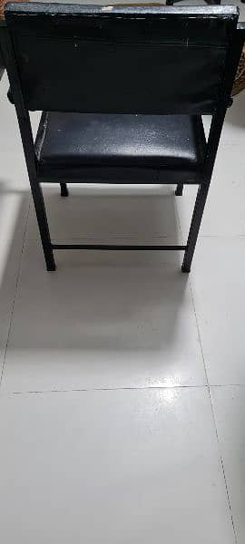 Metal Lounge Chair in good condition 3