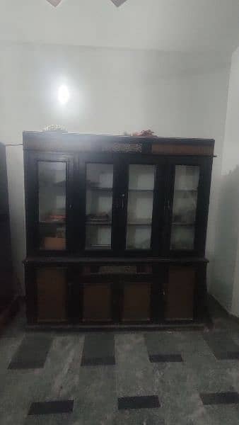 showcase for sale in very good condition 1