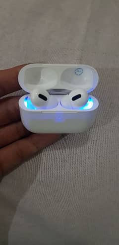 Airpods Pro 3rd Gen ( TWS ) 10/10 Condition no any single fault